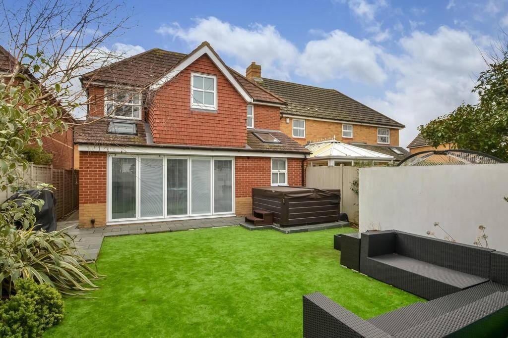 Home In Southsea With Hot Tub, Close To The Sea Portsmouth Exterior foto